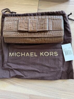Michael Kors Bow Clutch